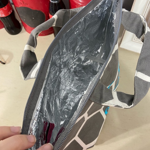 Buckhead Betties Lunch tote. Monogram blue “H.” - Picture 2 of 2